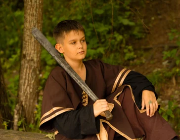 ИСКАТЕЛИ
Каменный страж